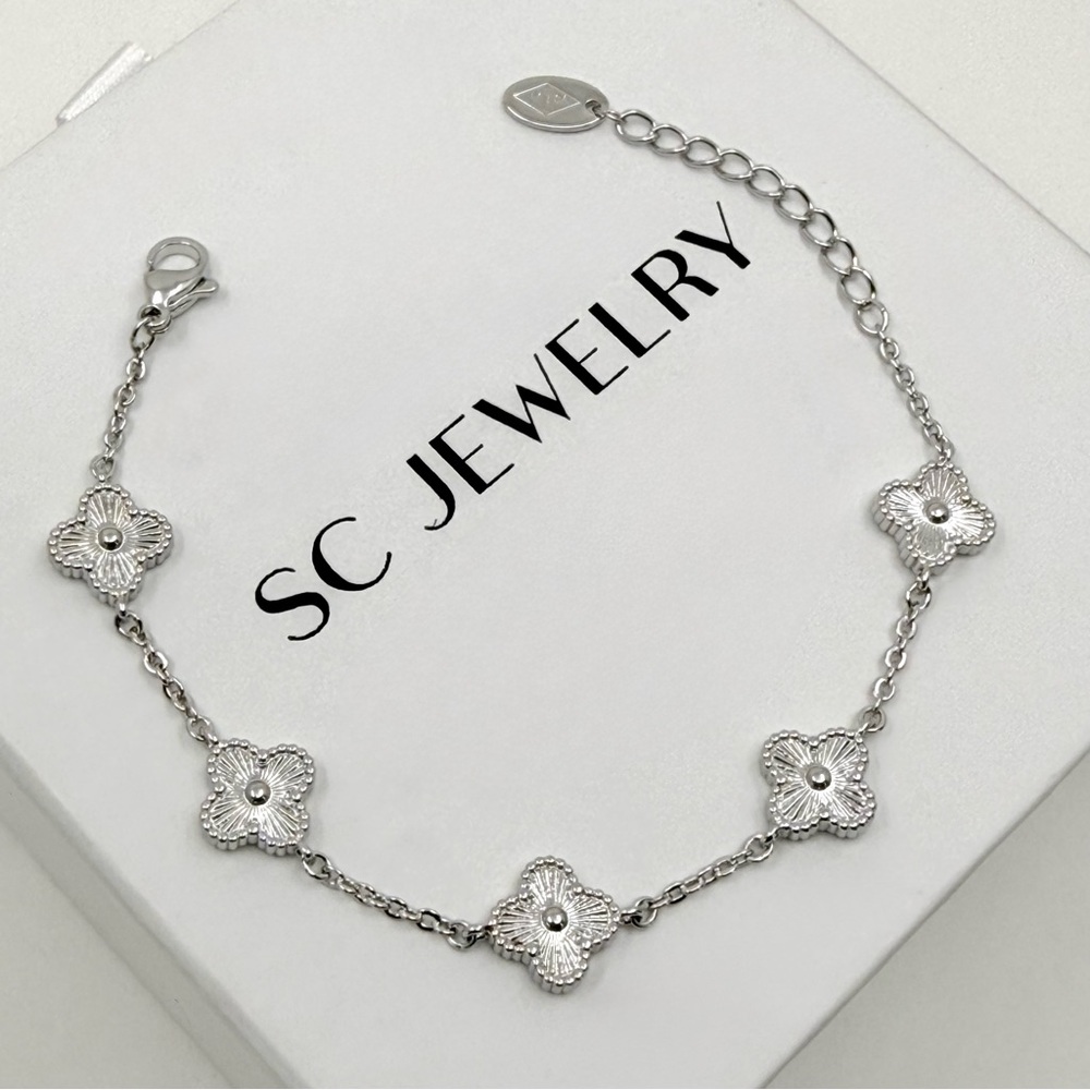 Silver Clover Bracelet | Small Clovers Double Sided | Dainty Jewelry